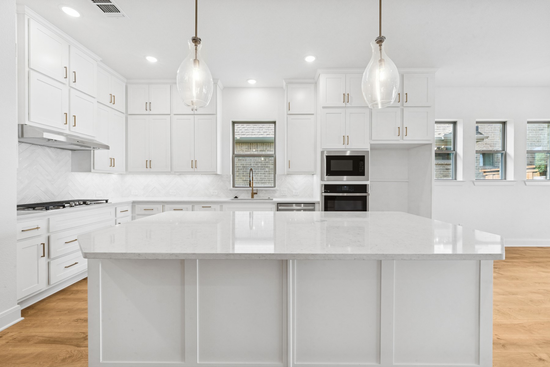 606 Long Trail Mansfield TX 76063