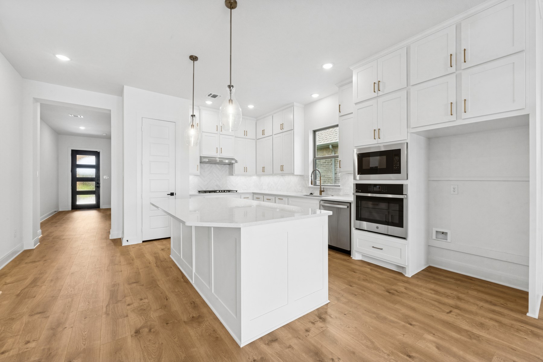 606 Long Trail Mansfield TX 76063
