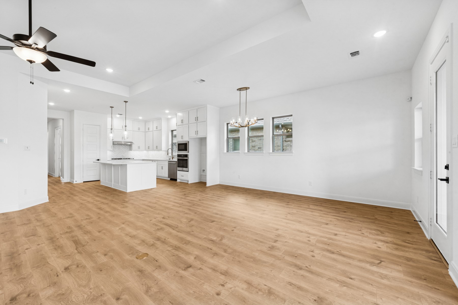 606 Long Trail Mansfield TX 76063