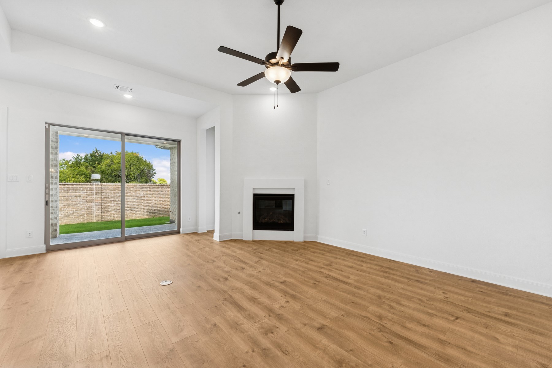 606 Long Trail Mansfield TX 76063