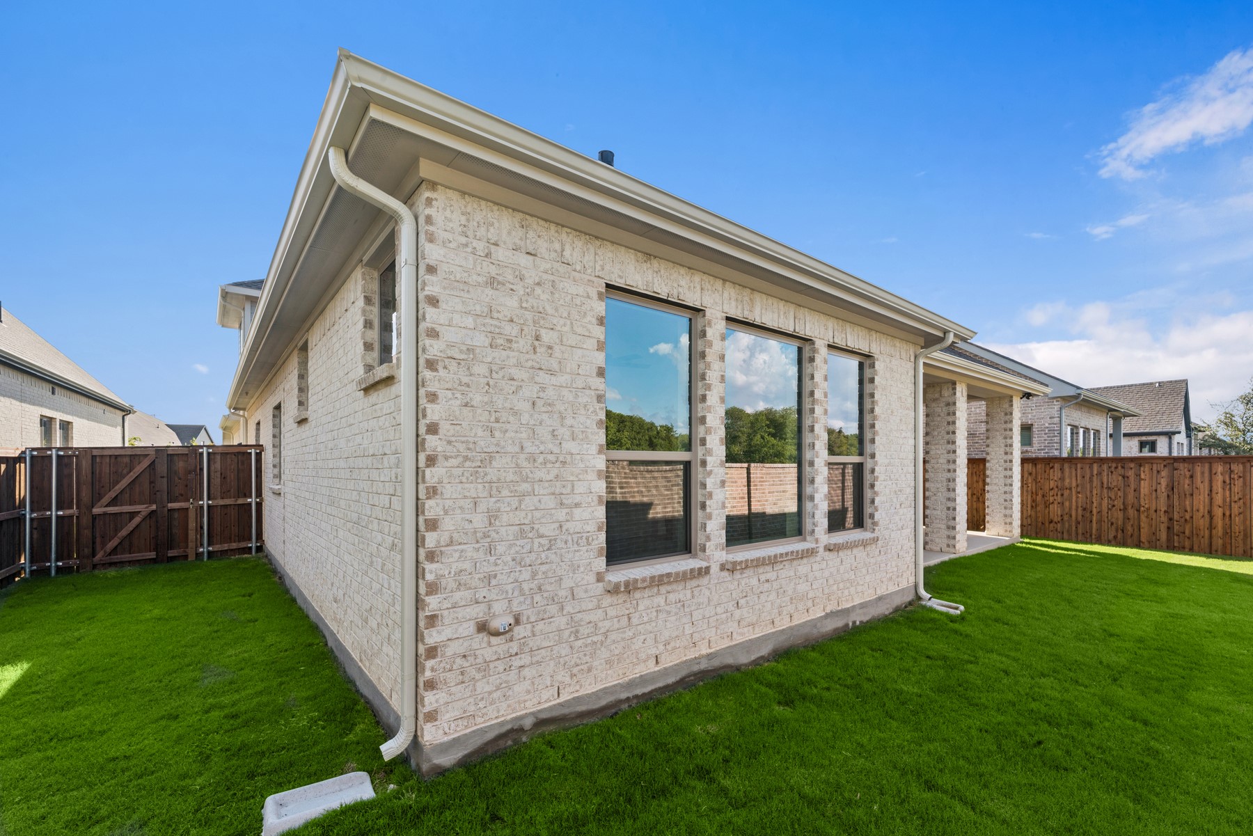 606 Long Trail Mansfield TX 76063
