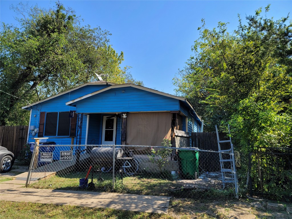 120 N Aiken Street Waxahachie TX 75165