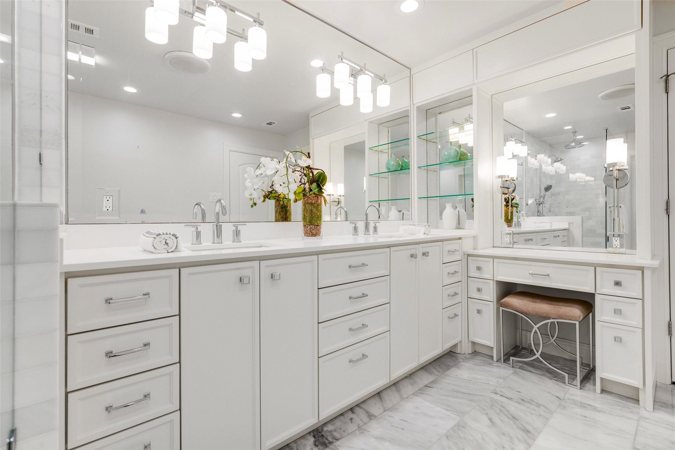 7363 Meadow Oaks Drive Dallas TX 75230