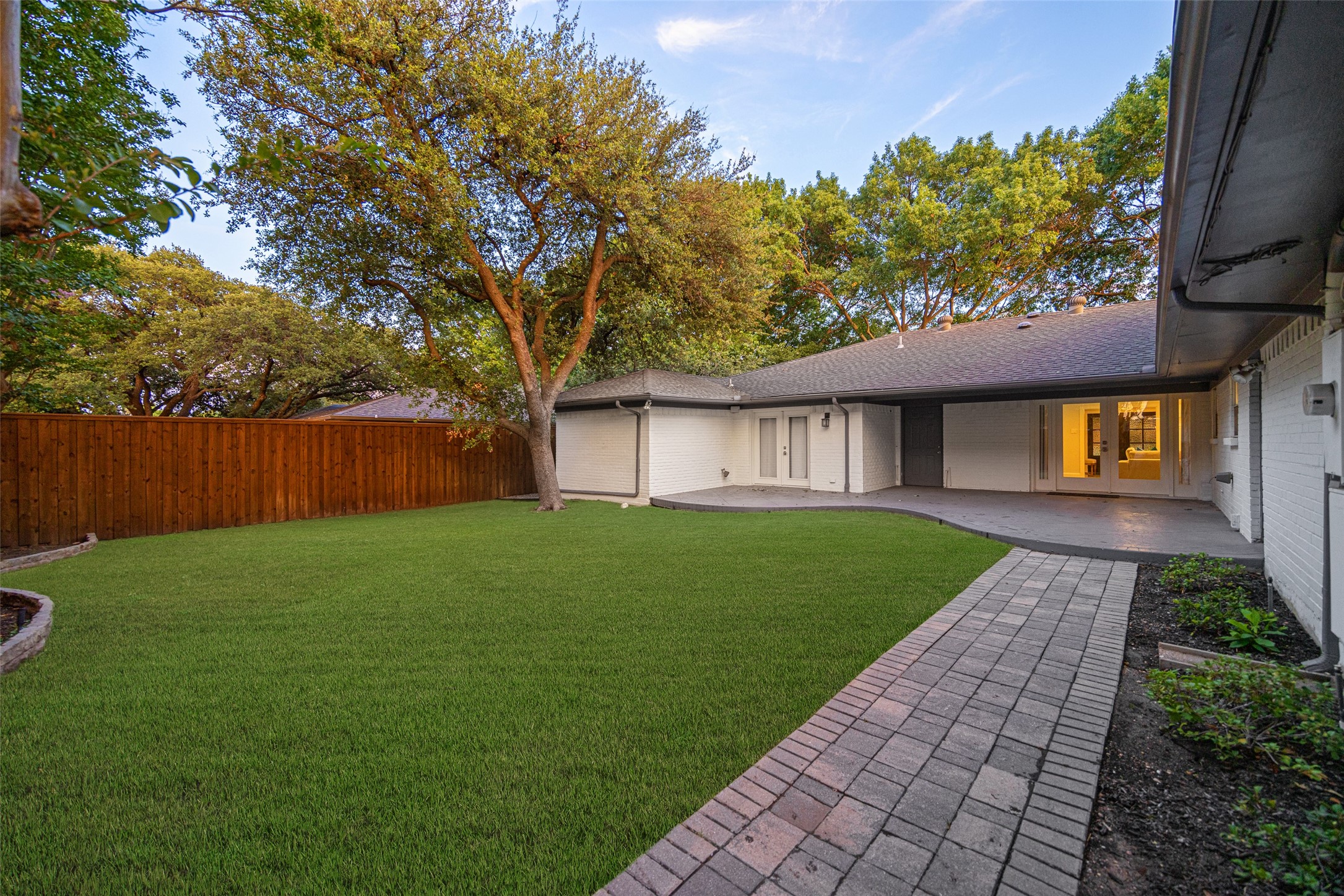 7363 Meadow Oaks Drive Dallas TX 75230