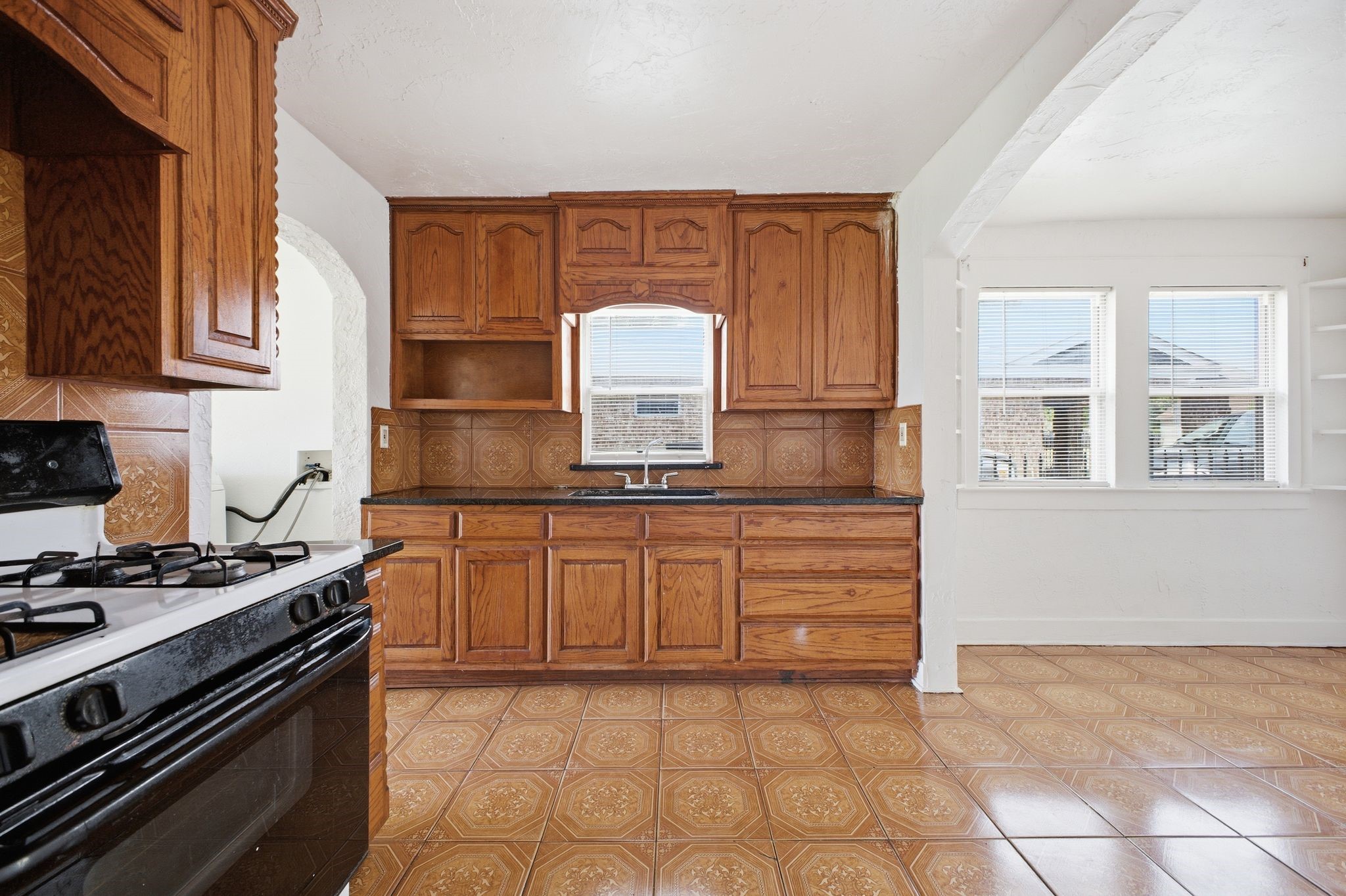 2634 Emmett Street Dallas TX 75211