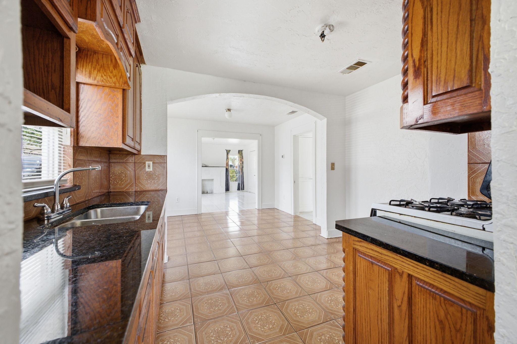 2634 Emmett Street Dallas TX 75211