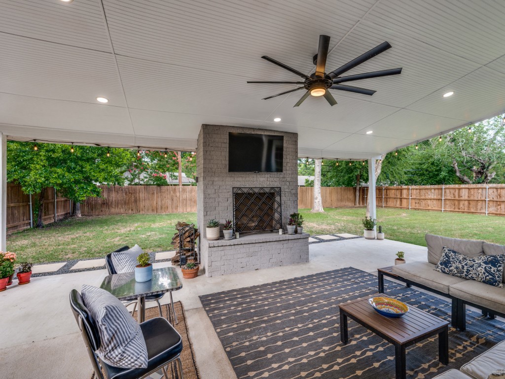 4216 Whitfield Avenue Fort Worth TX 76109