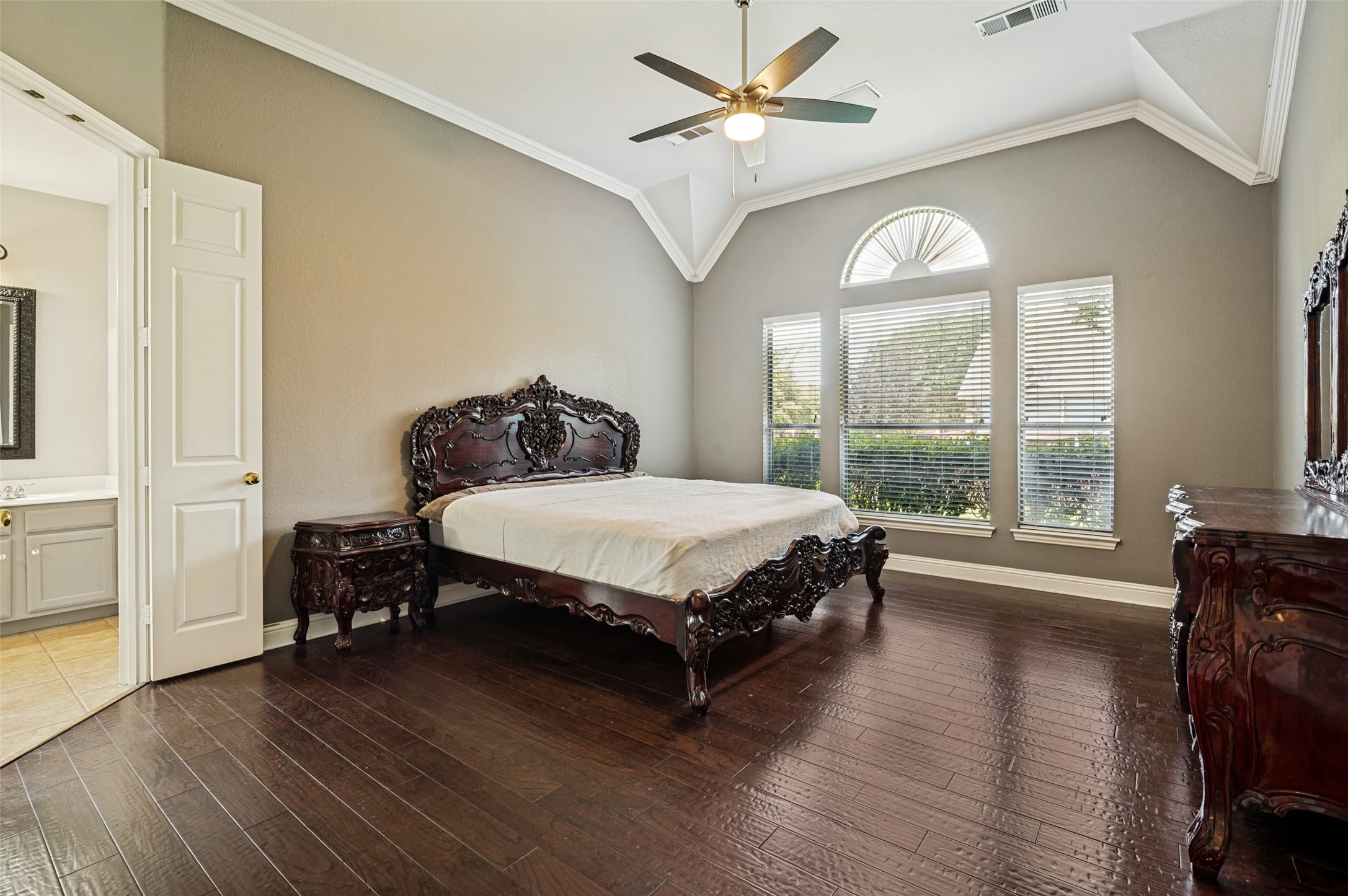 2401 Brown Bear Way Euless TX 76039