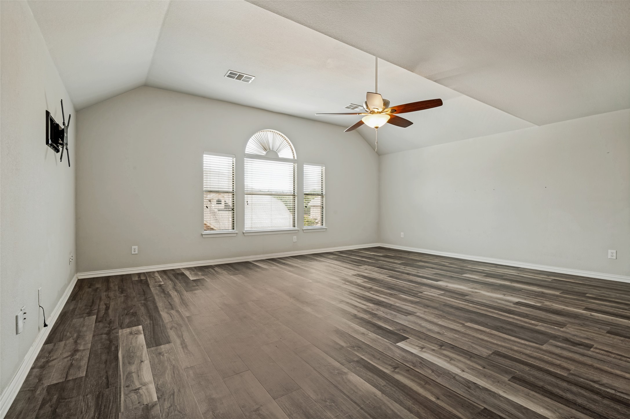 2401 Brown Bear Way Euless TX 76039