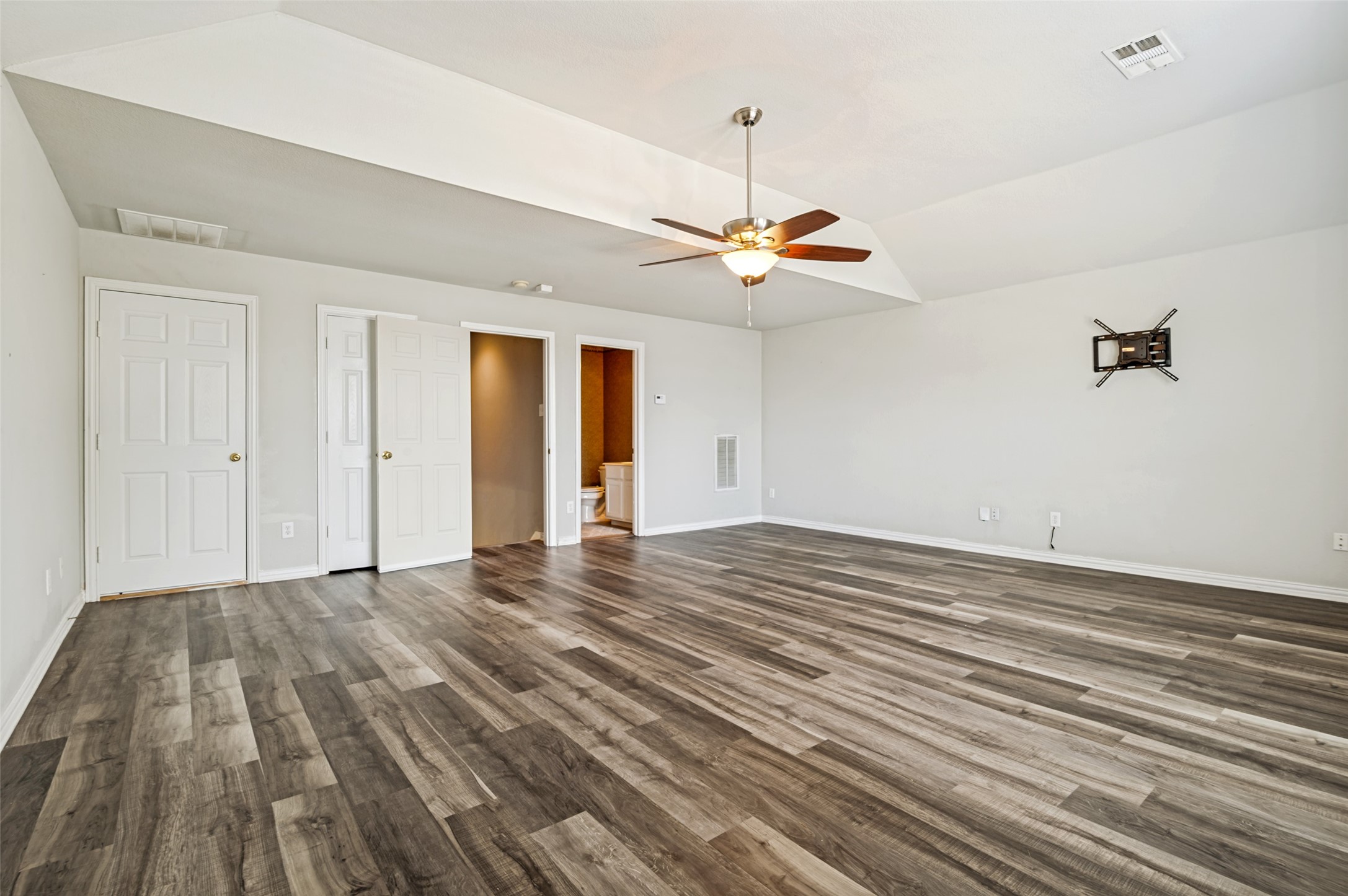 2401 Brown Bear Way Euless TX 76039