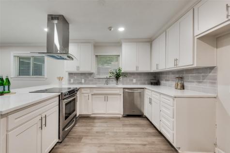 709 Bedford Court W Hurst TX 76053