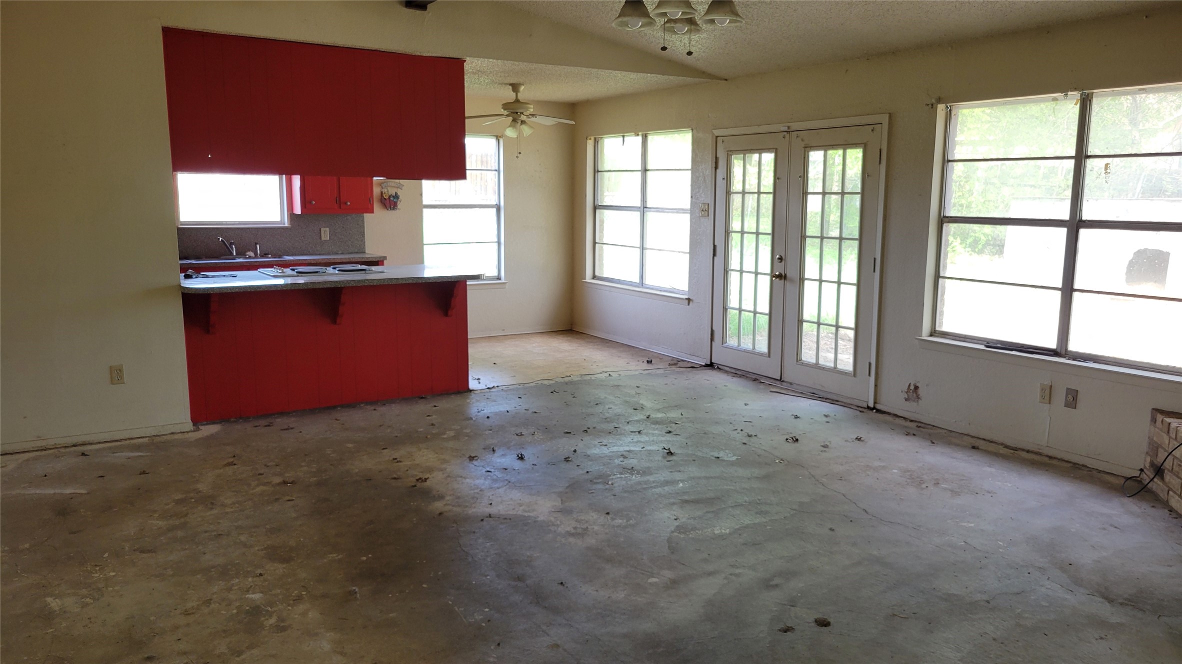902 S Old Temple Road Hewitt TX 76643