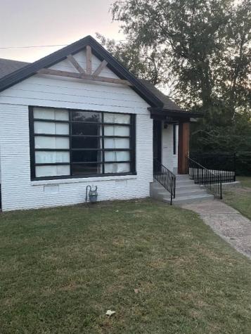 906 E Tarrant Street Bowie TX 76230