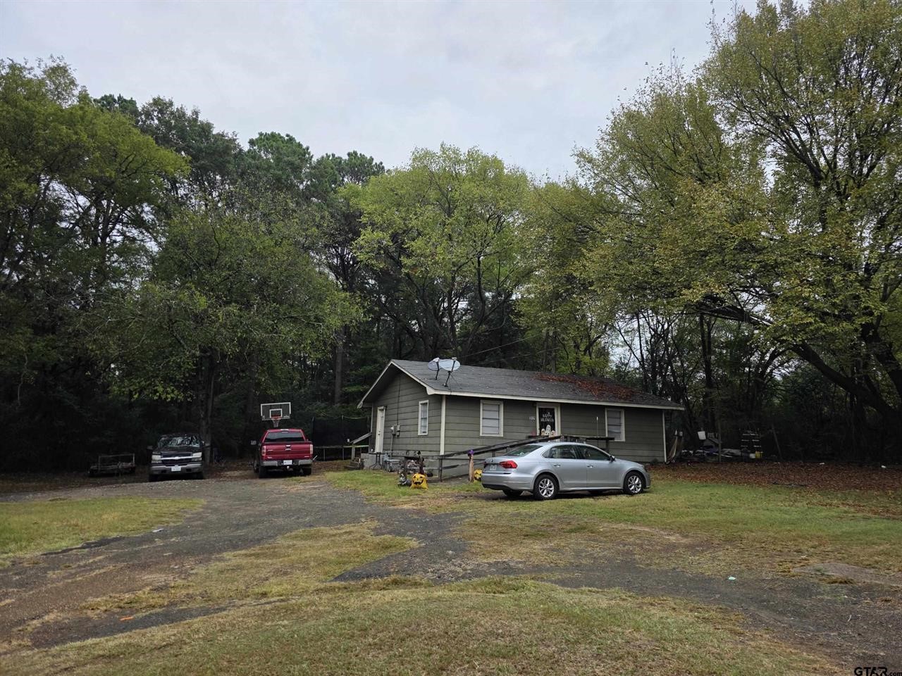300 Walnut Naples TX 75568