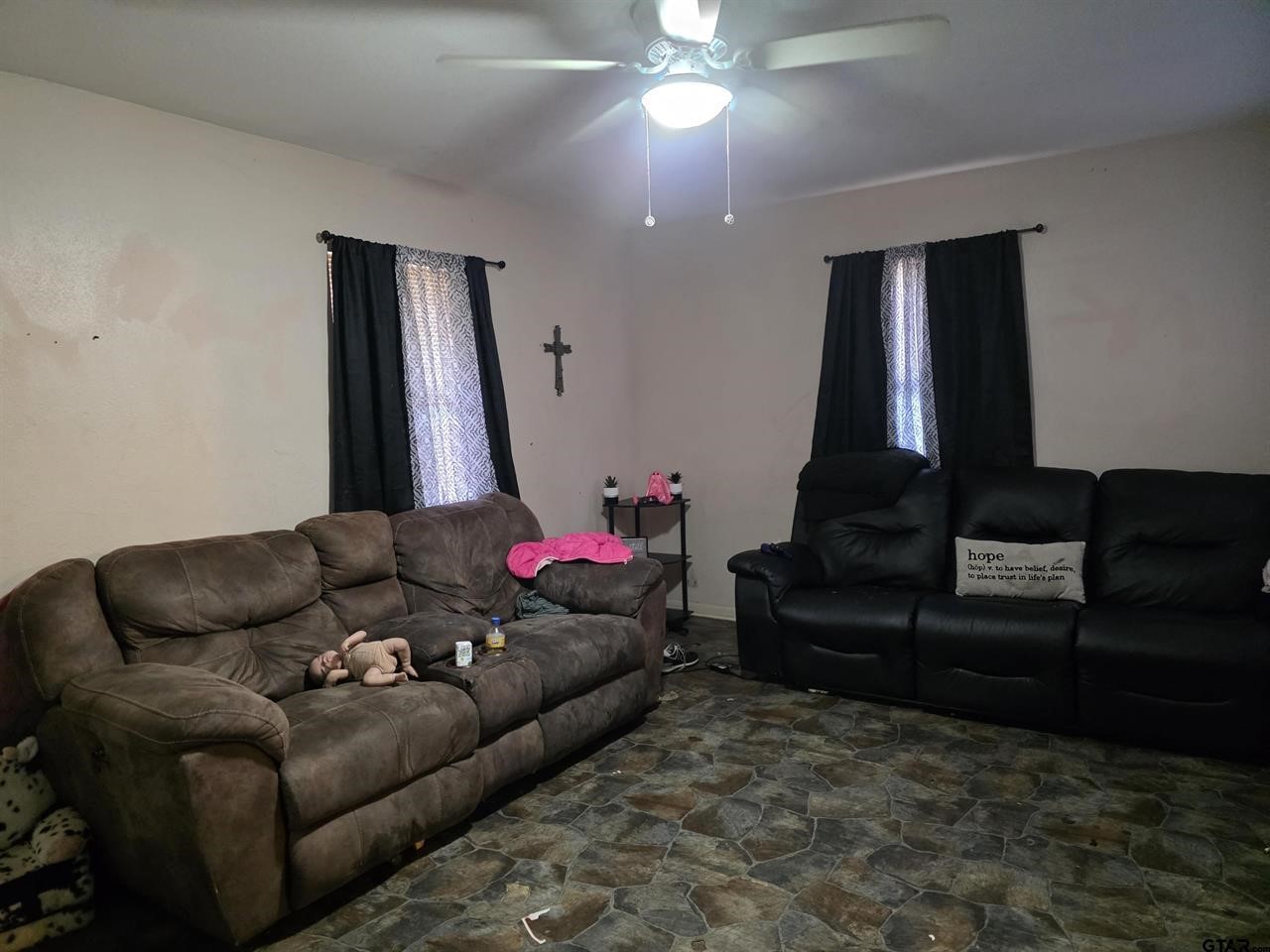 300 Walnut Naples TX 75568