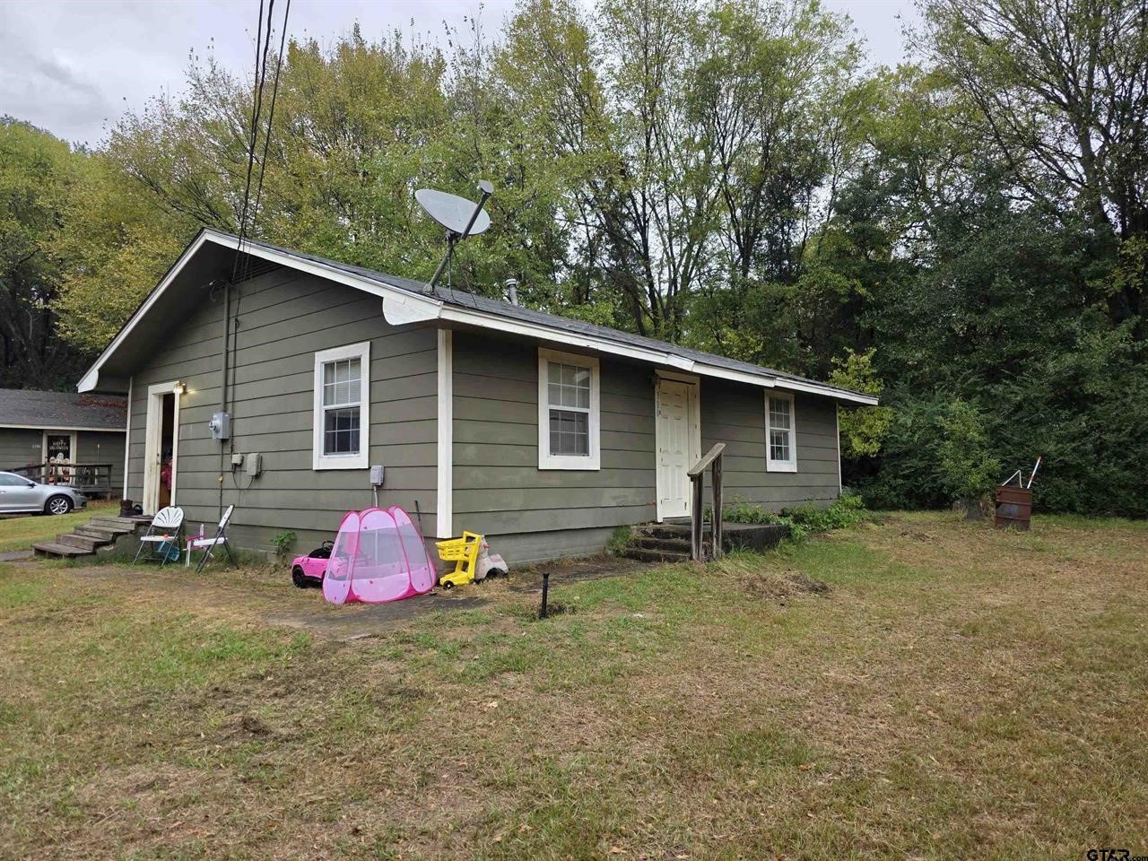300 Walnut Naples TX 75568