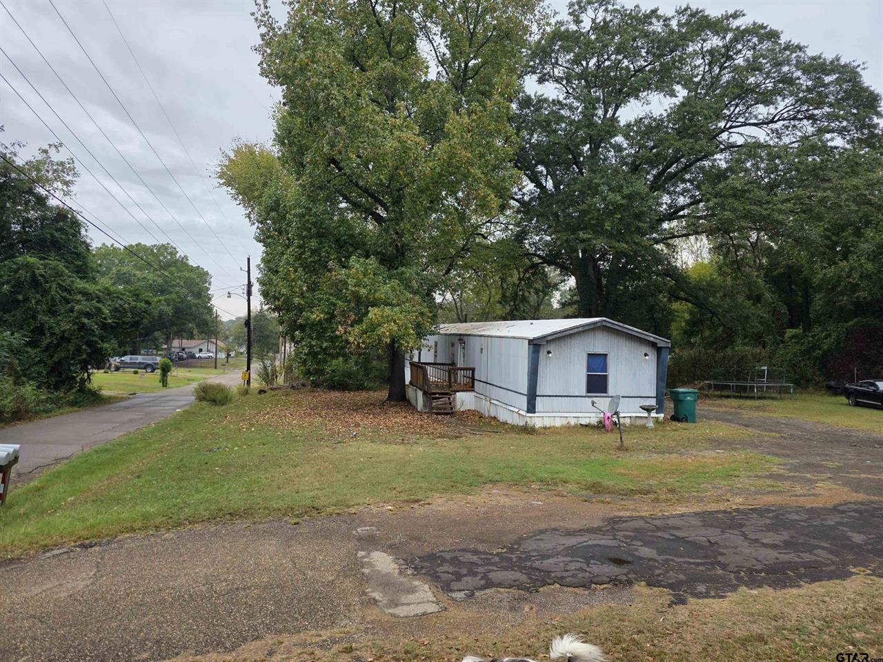 300 Walnut Naples TX 75568