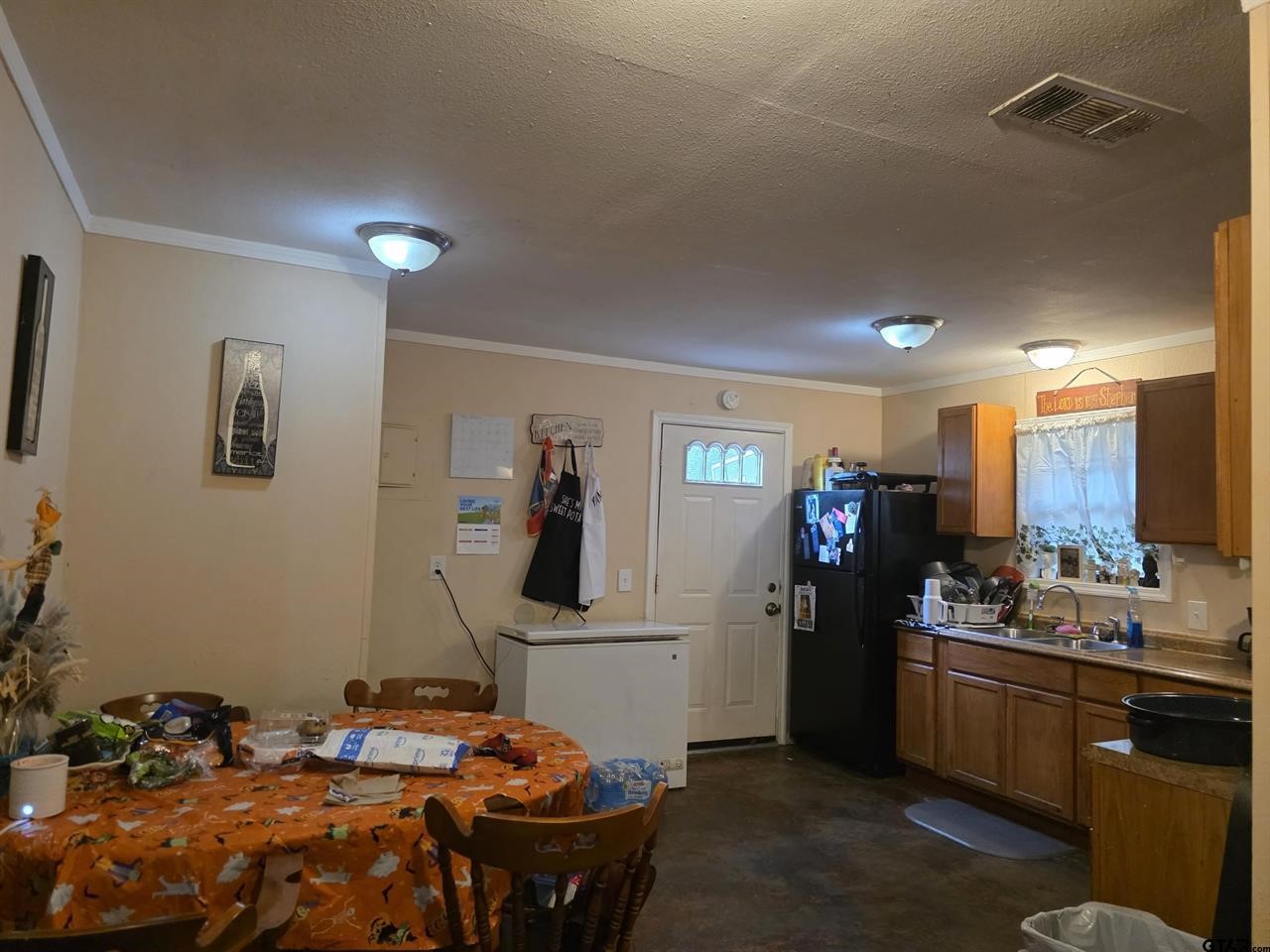 300 Walnut Naples TX 75568