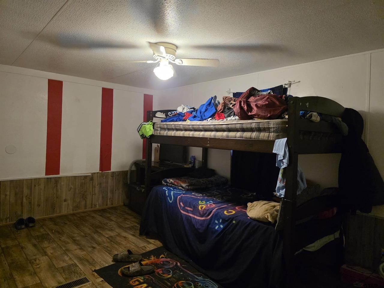 300 Walnut Naples TX 75568