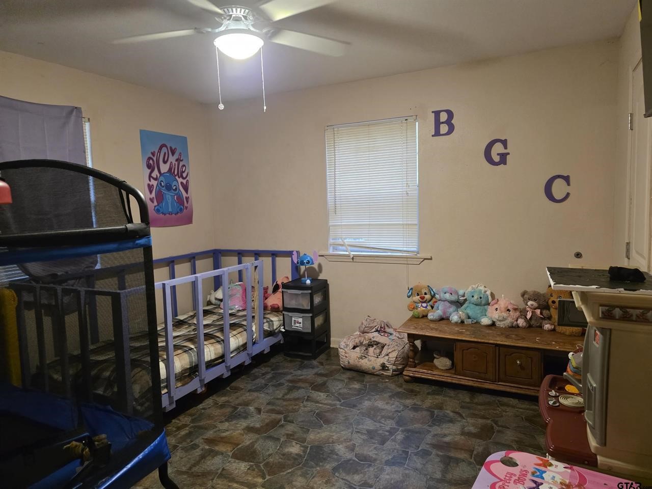 300 Walnut Naples TX 75568