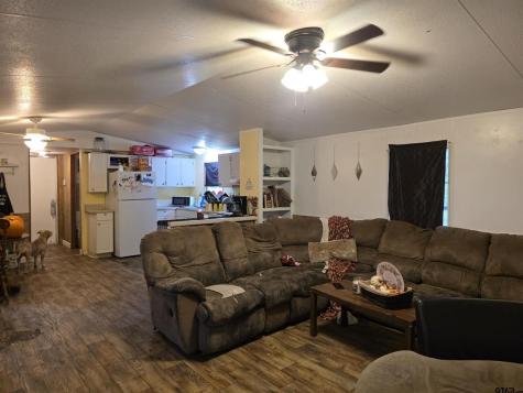 300 Walnut Naples TX 75568