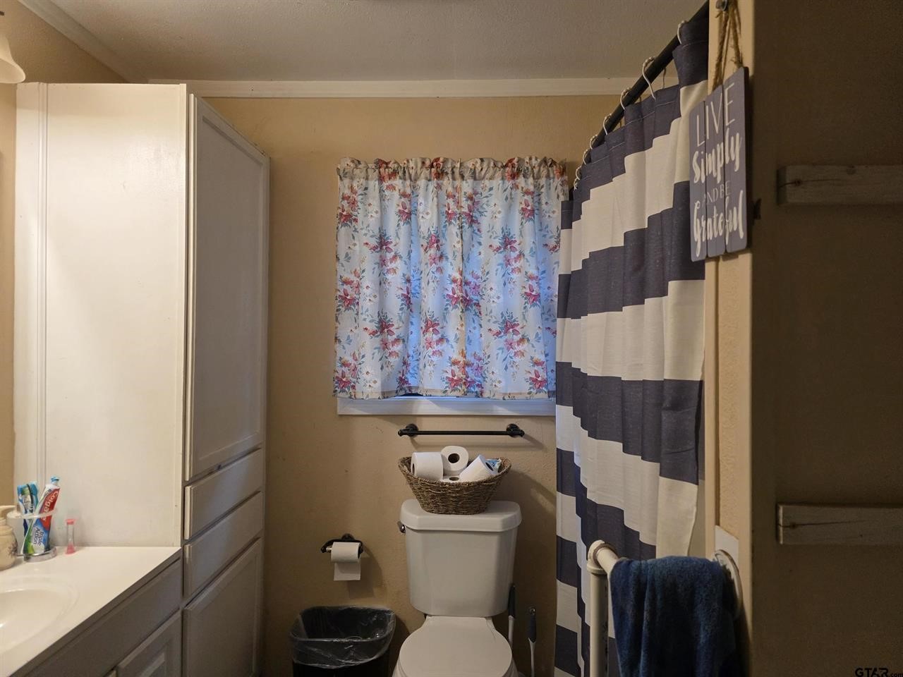 300 Walnut Naples TX 75568