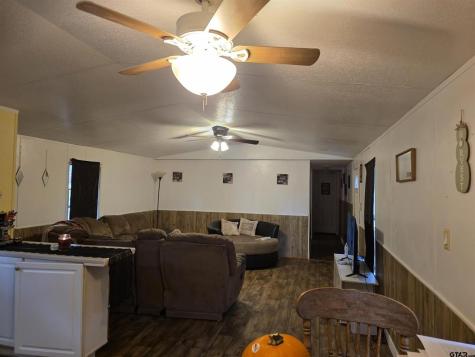 300 Walnut Naples TX 75568