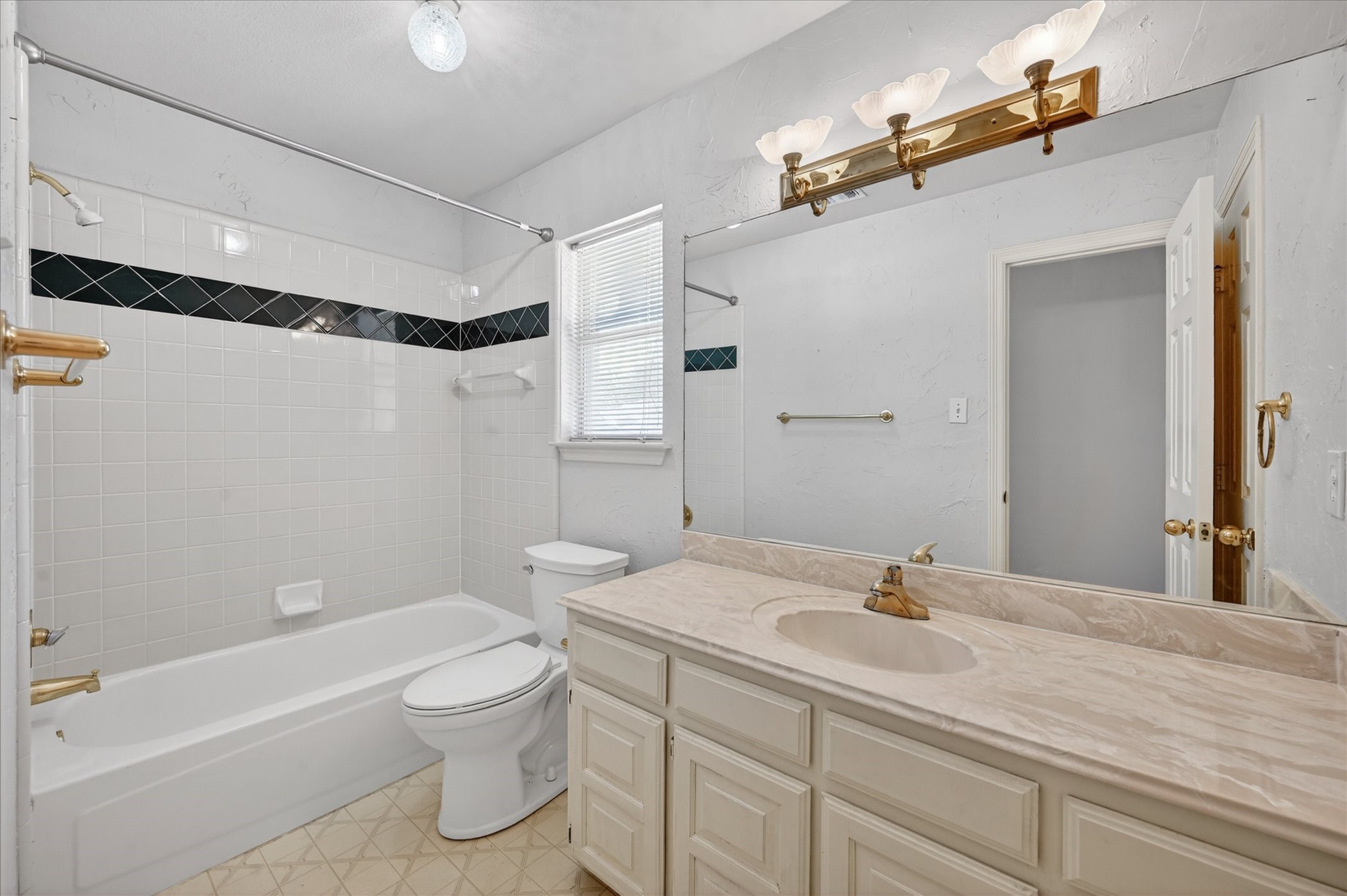 7637 Jill Court North Richland Hills TX 76182