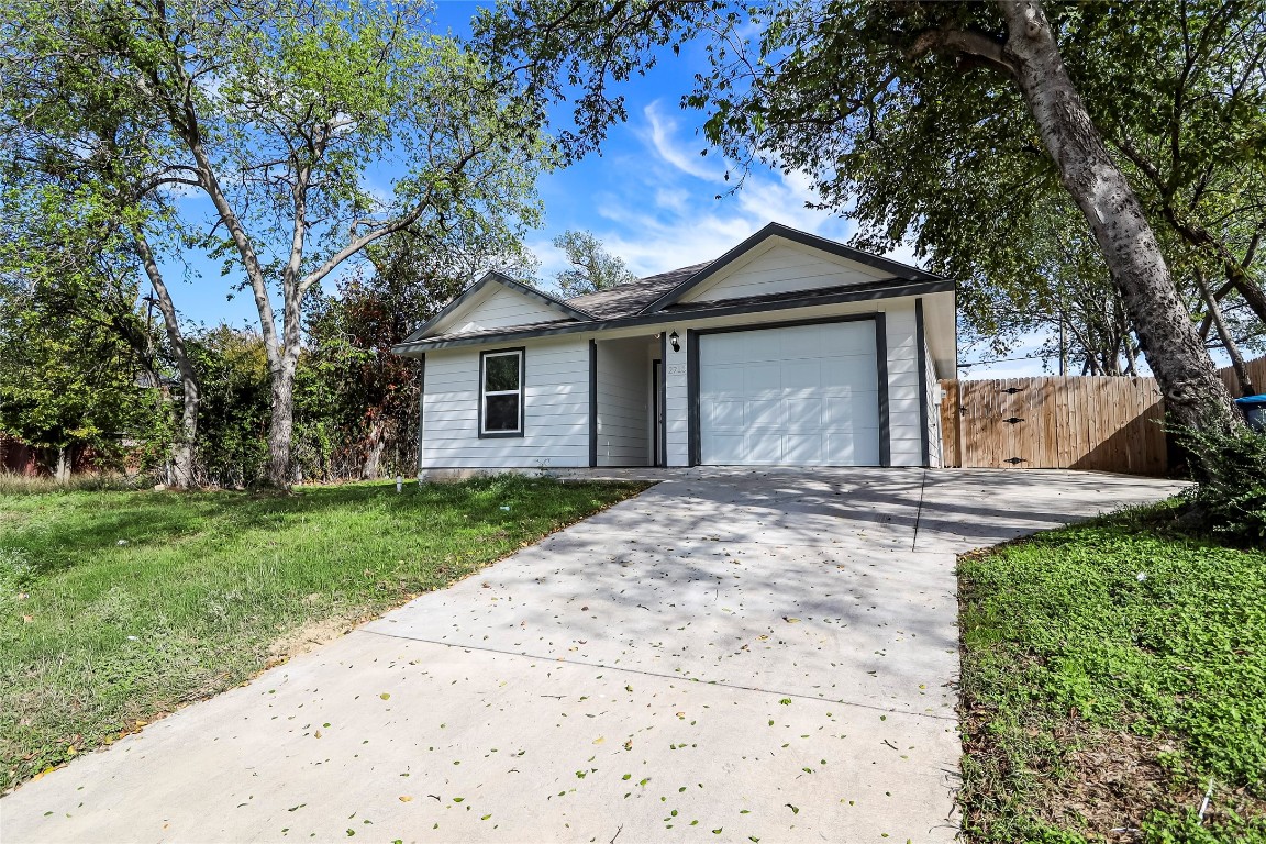 2713 Canberra Court Fort Worth TX 76105