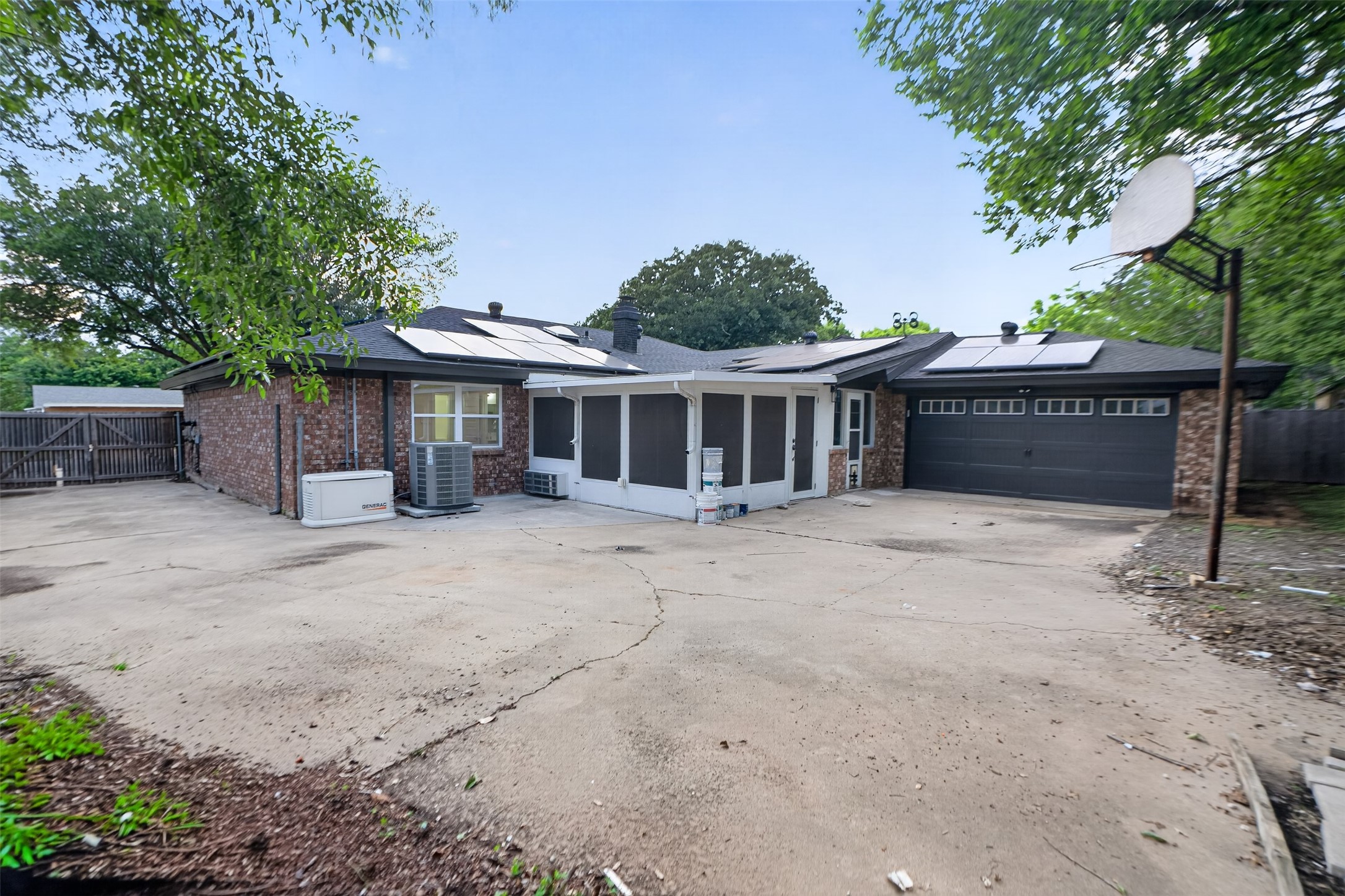 1716 Cynthia Lane Hurst TX 76054