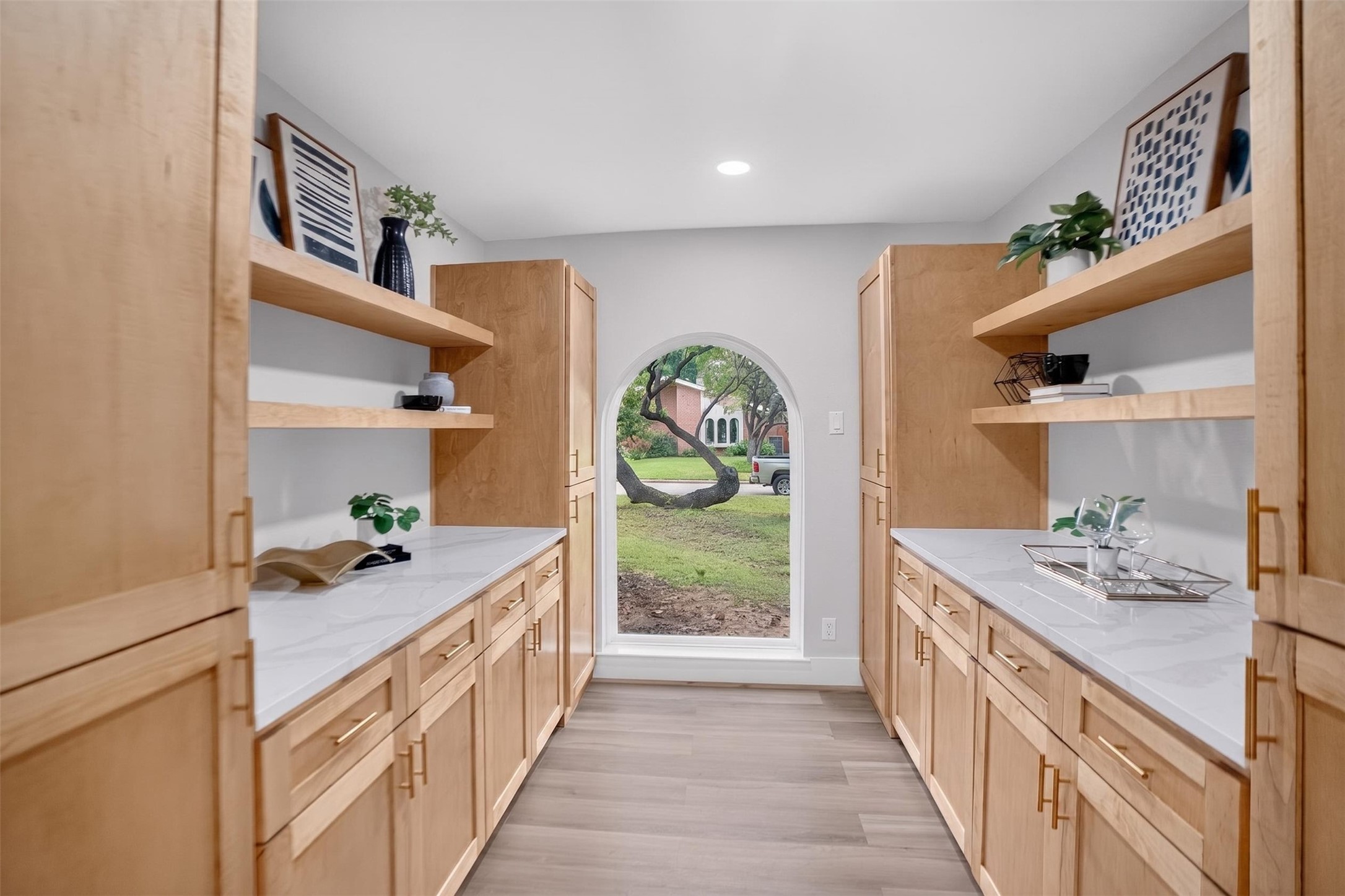 1716 Cynthia Lane Hurst TX 76054
