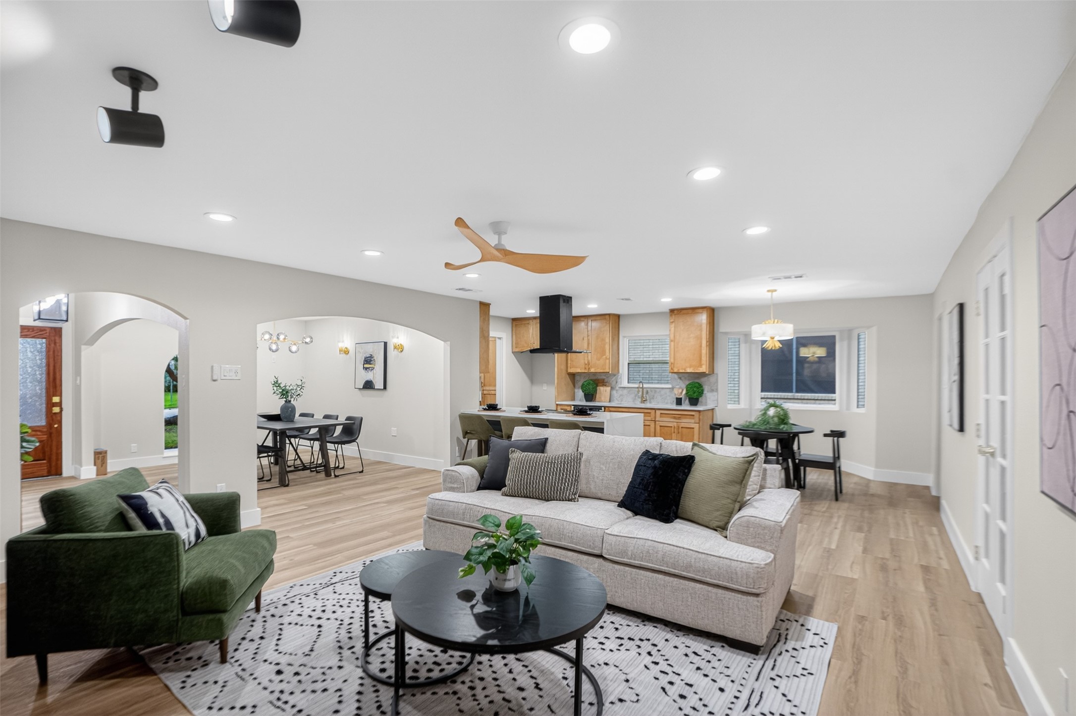 1716 Cynthia Lane Hurst TX 76054