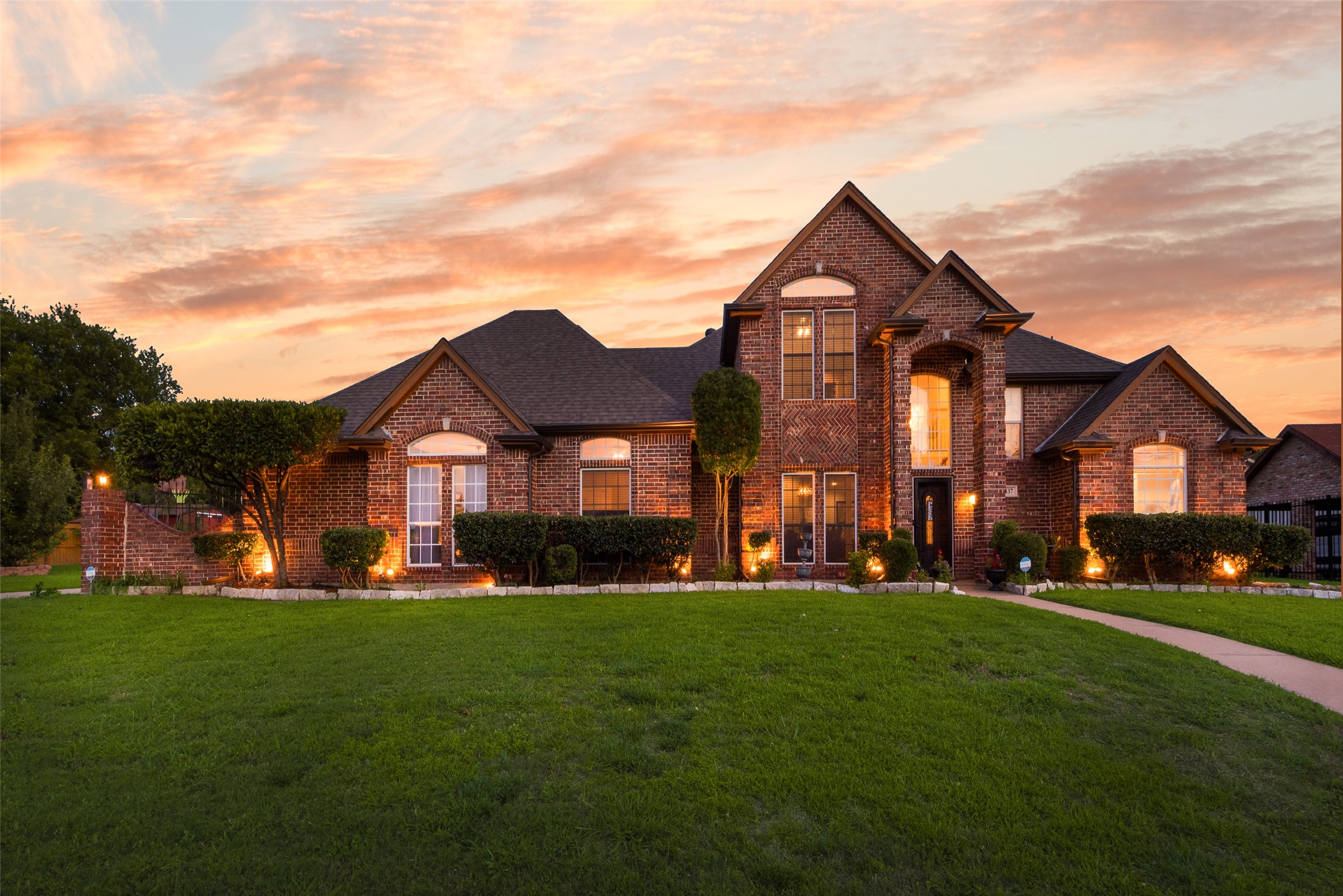 537 Estate Drive Grand Prairie TX 75052