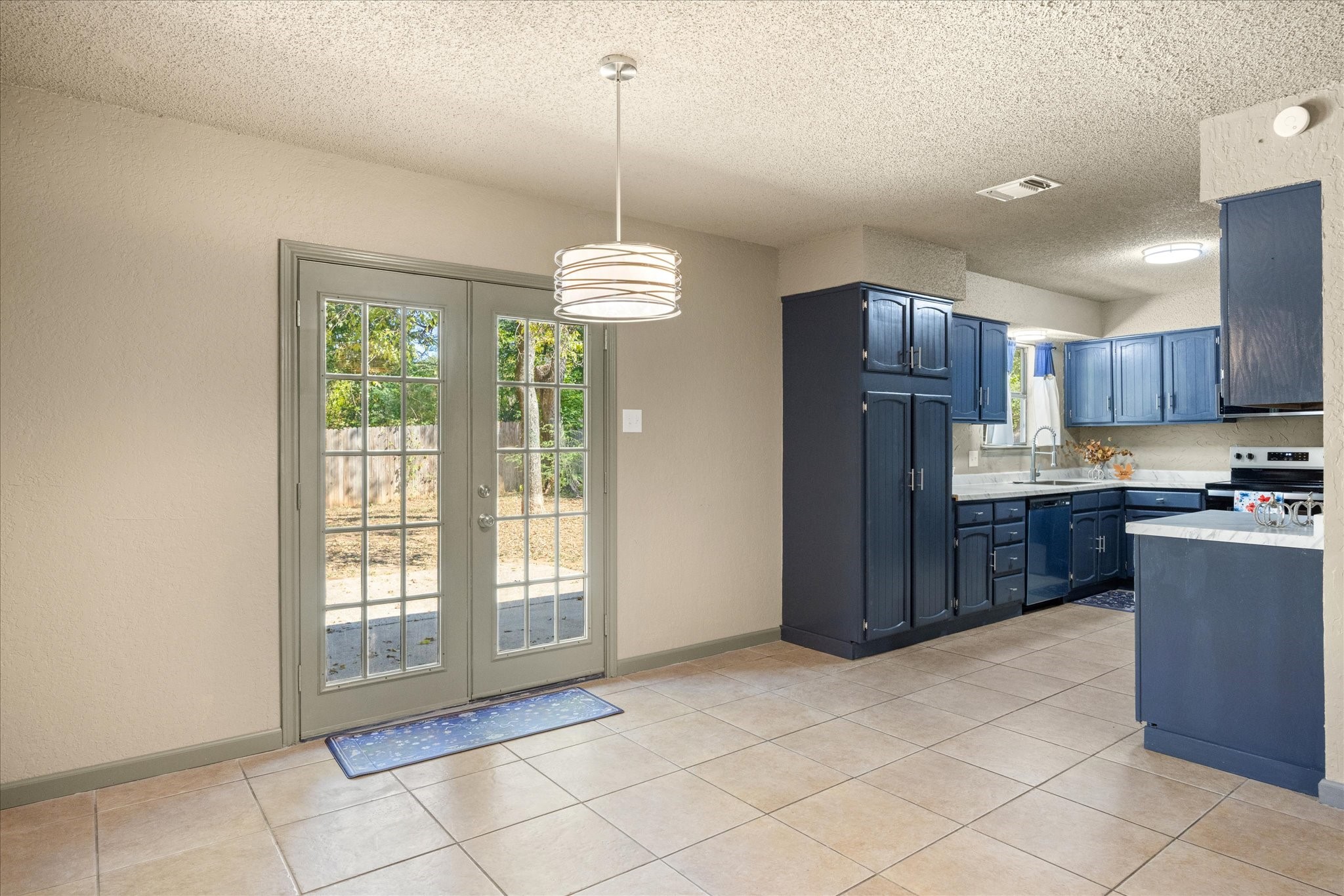 615 Whisperview Circle Granbury TX 76049