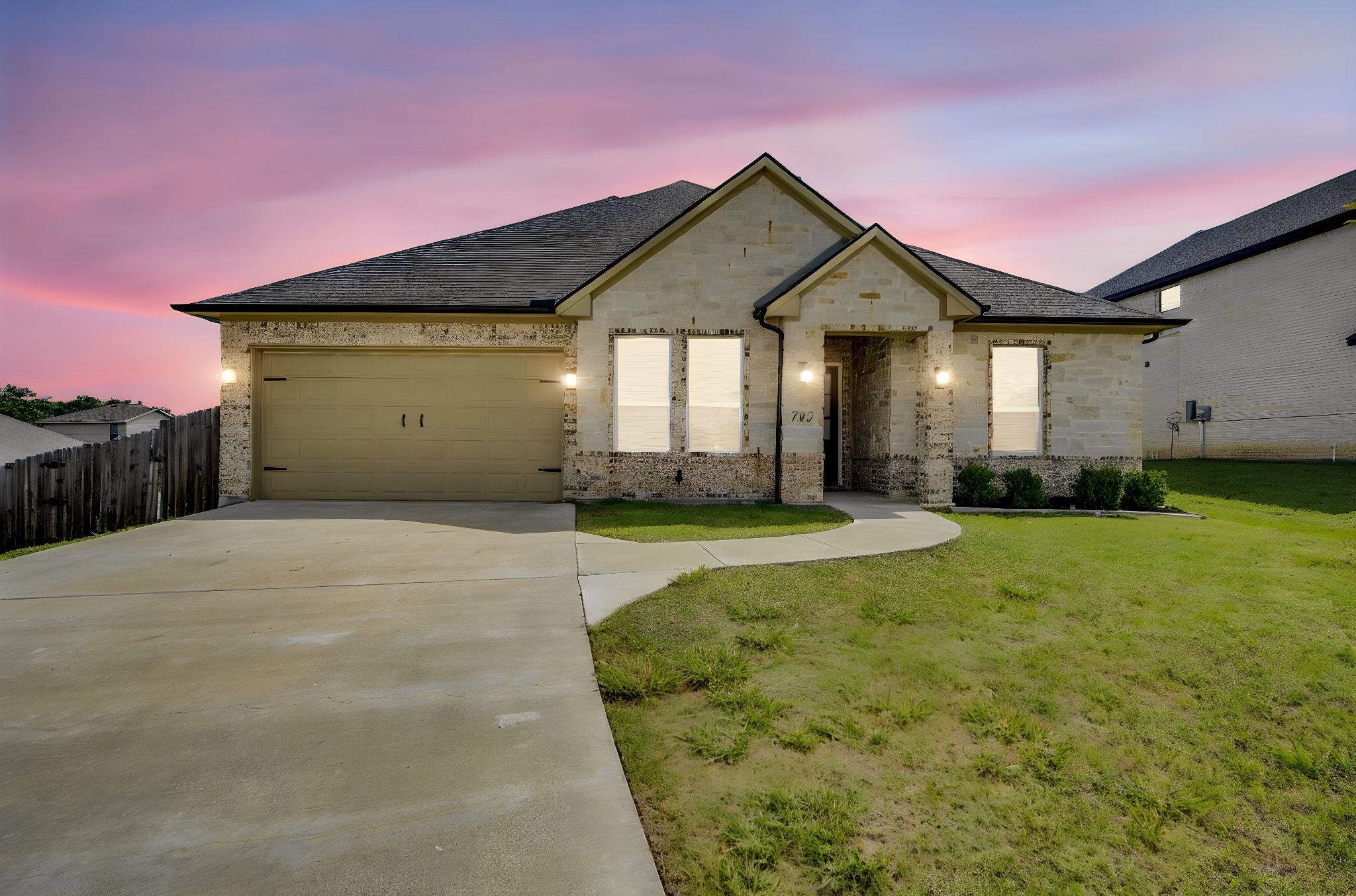 702 Chester Court Ennis TX 75119