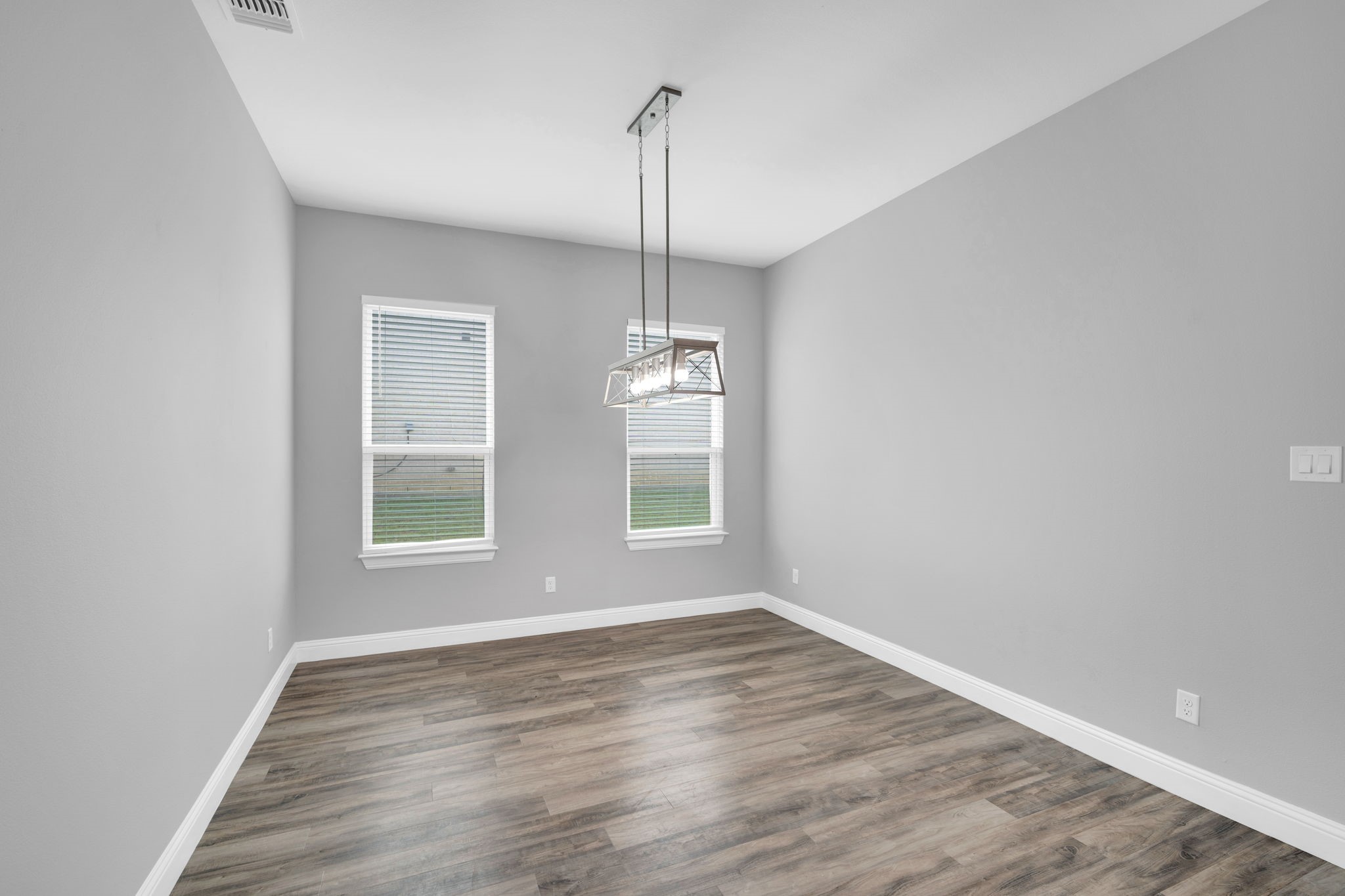 702 Chester Court Ennis TX 75119