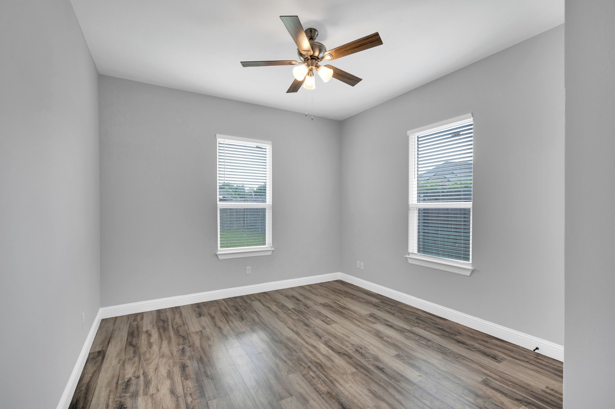 702 Chester Court Ennis TX 75119