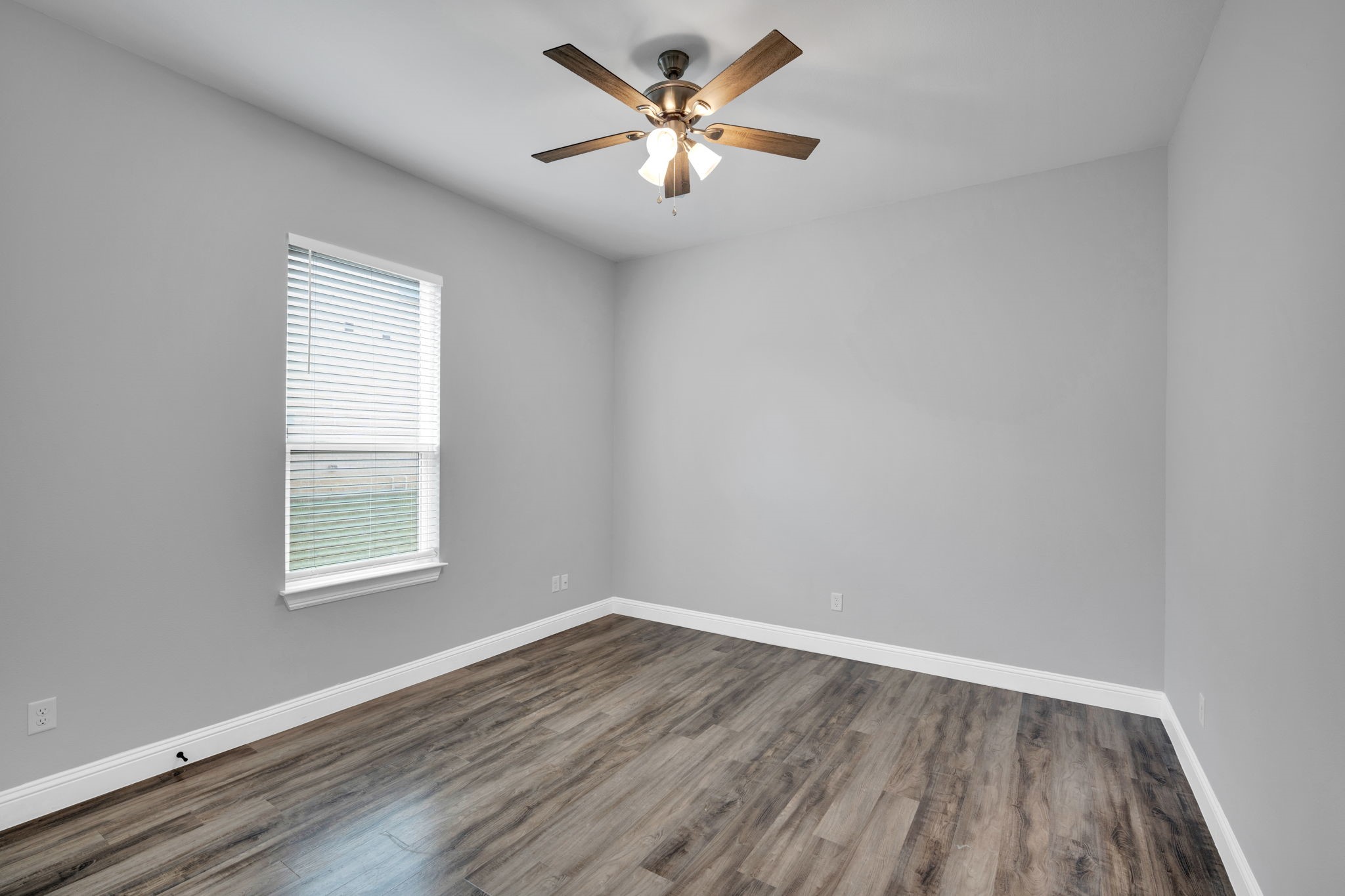 702 Chester Court Ennis TX 75119