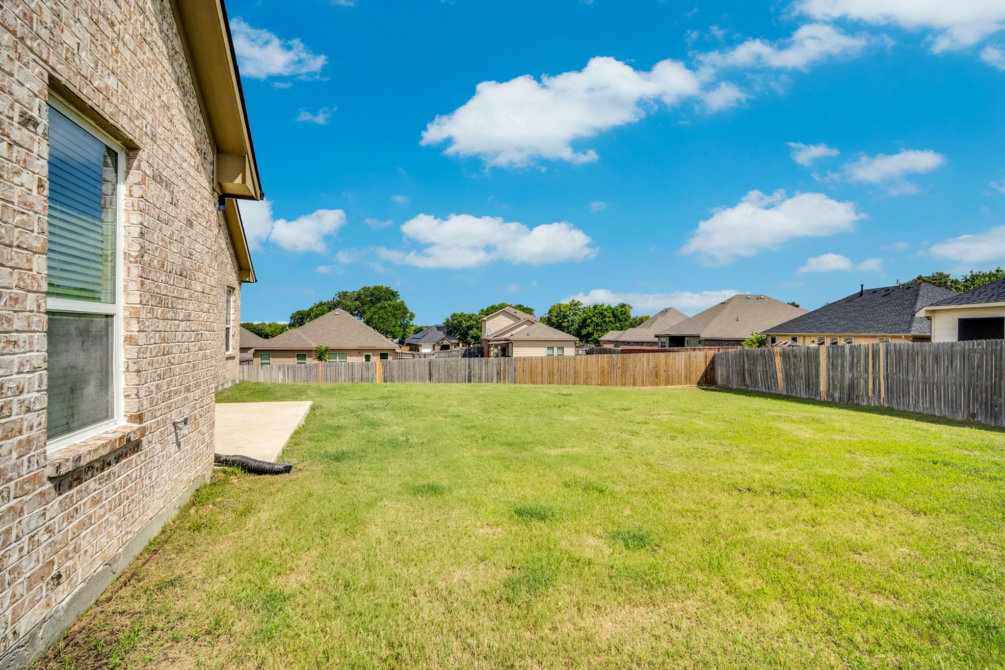 702 Chester Court Ennis TX 75119