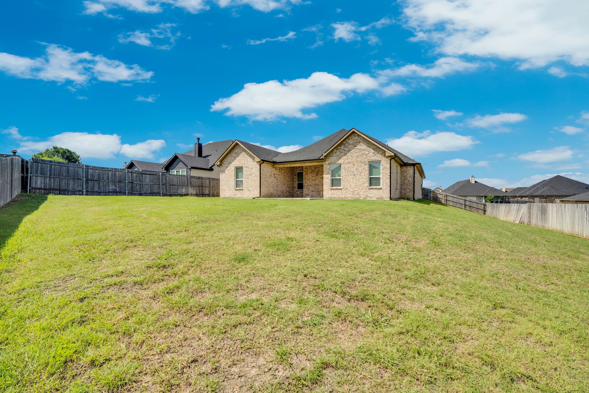 702 Chester Court Ennis TX 75119