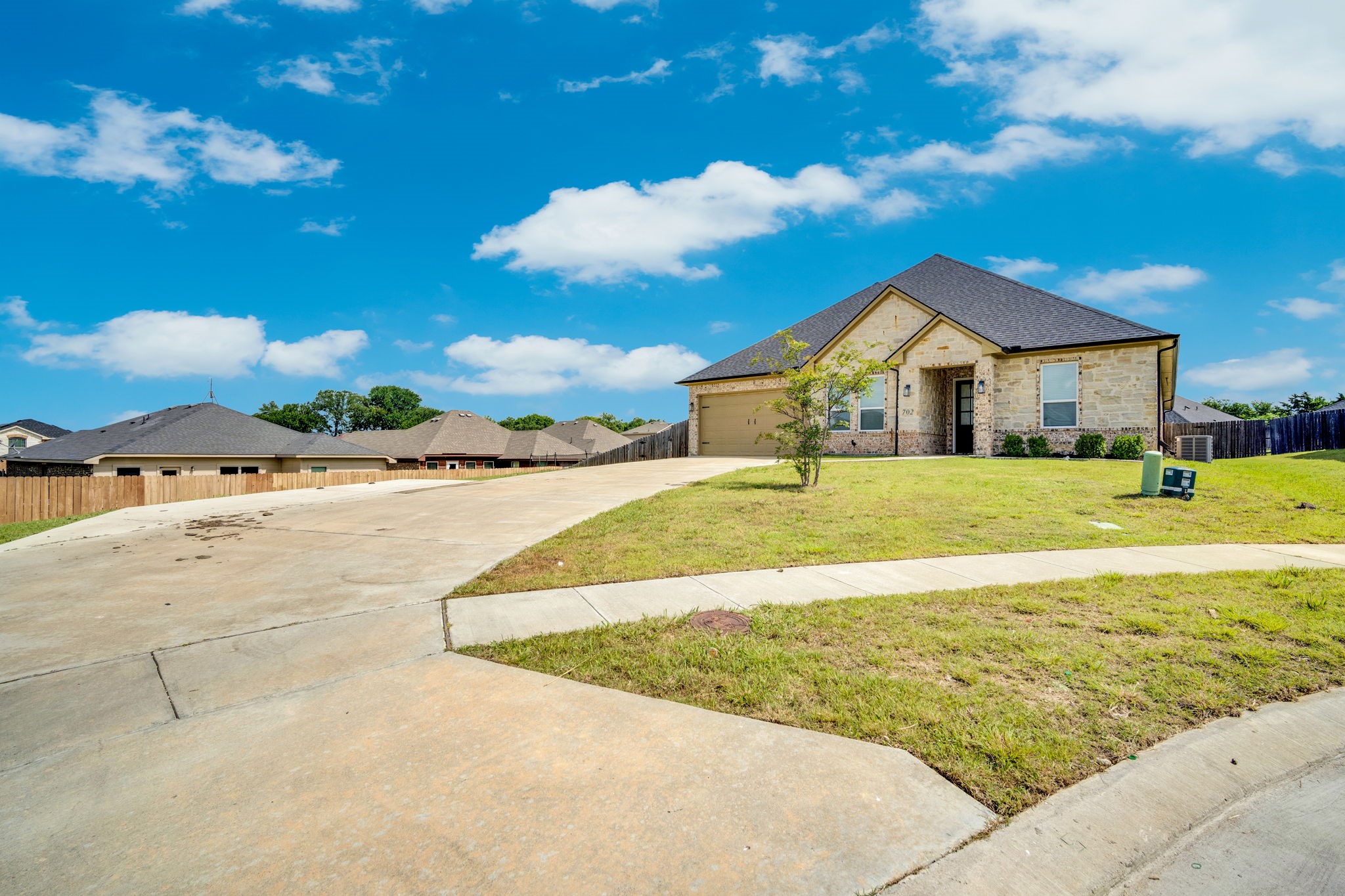 702 Chester Court Ennis TX 75119