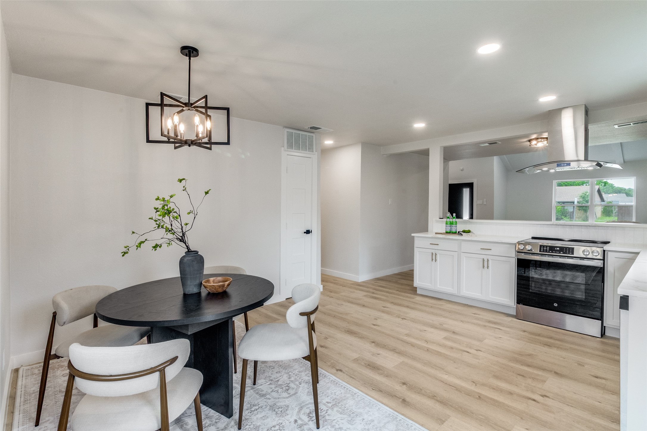 706 Via Del Rey Mesquite TX 75150