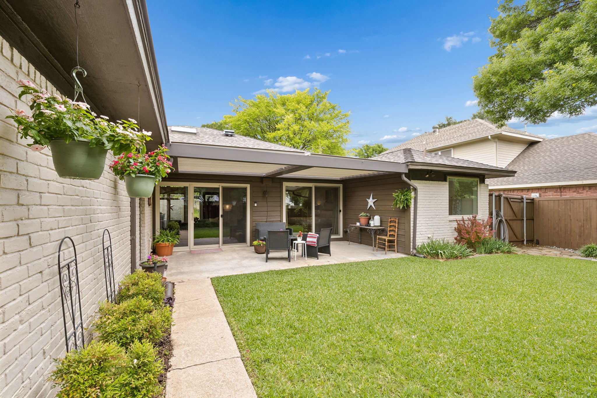 12111 Cross Creek Drive Dallas TX 75243