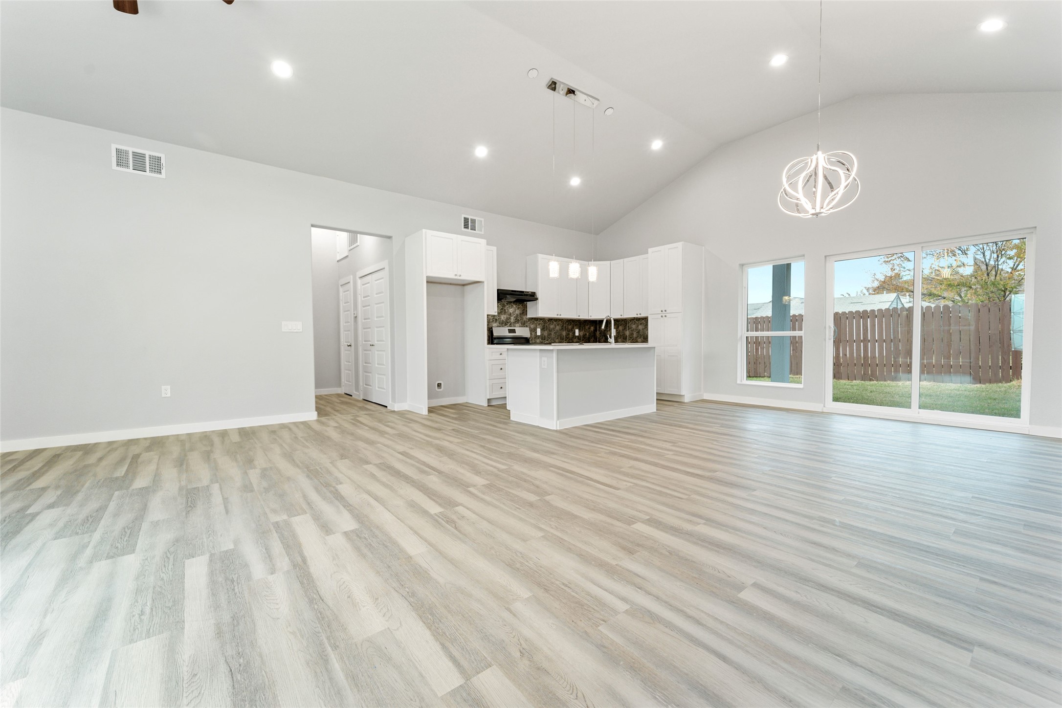 11915 Carson Balch Springs TX 75180