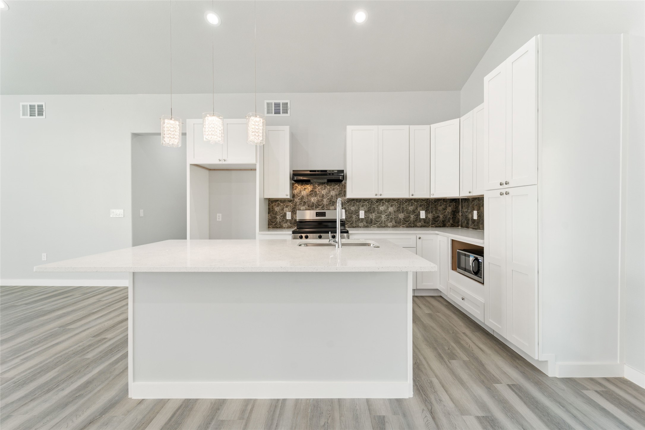 11915 Carson Balch Springs TX 75180