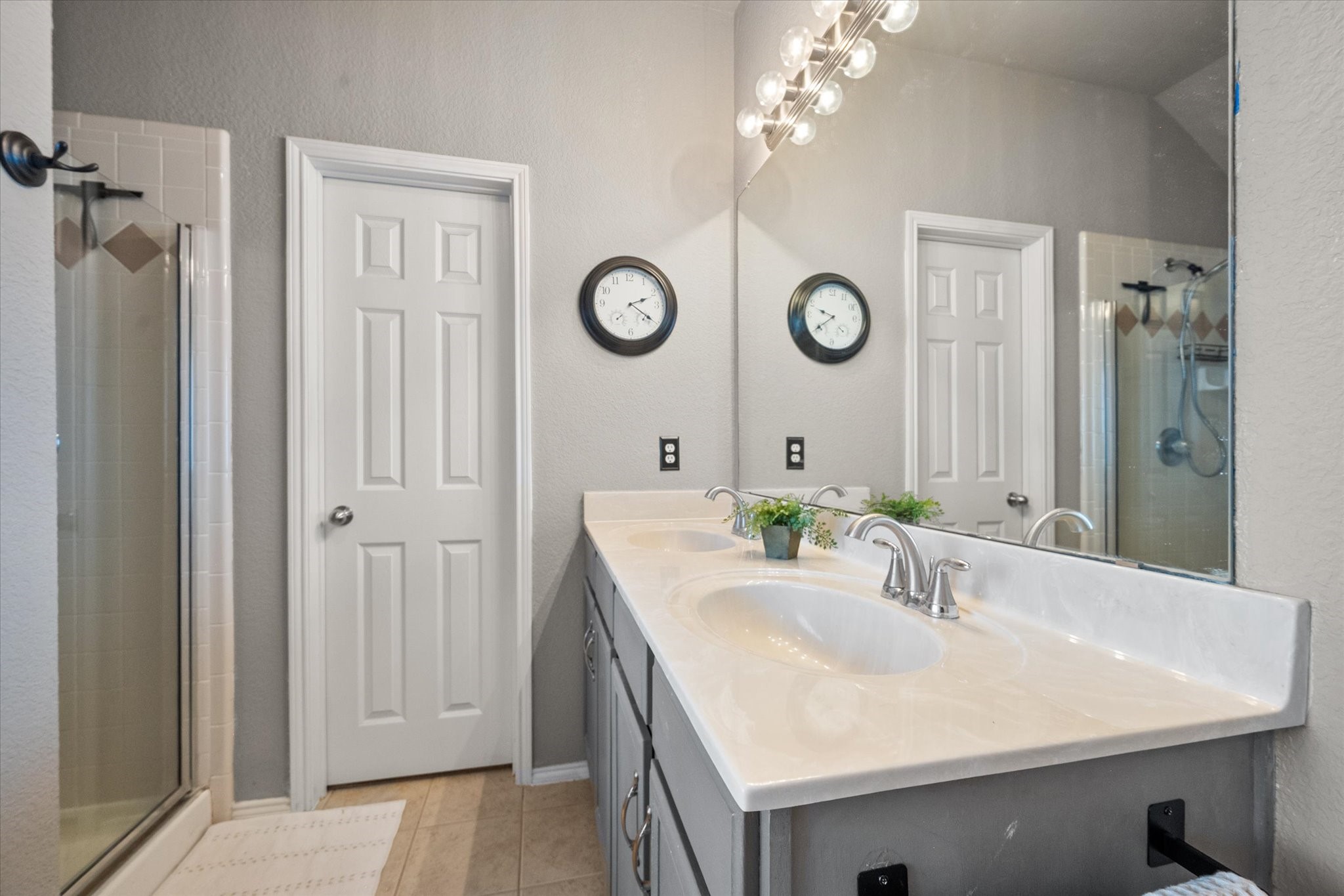 909 Mesquite Drive Burleson TX 76028