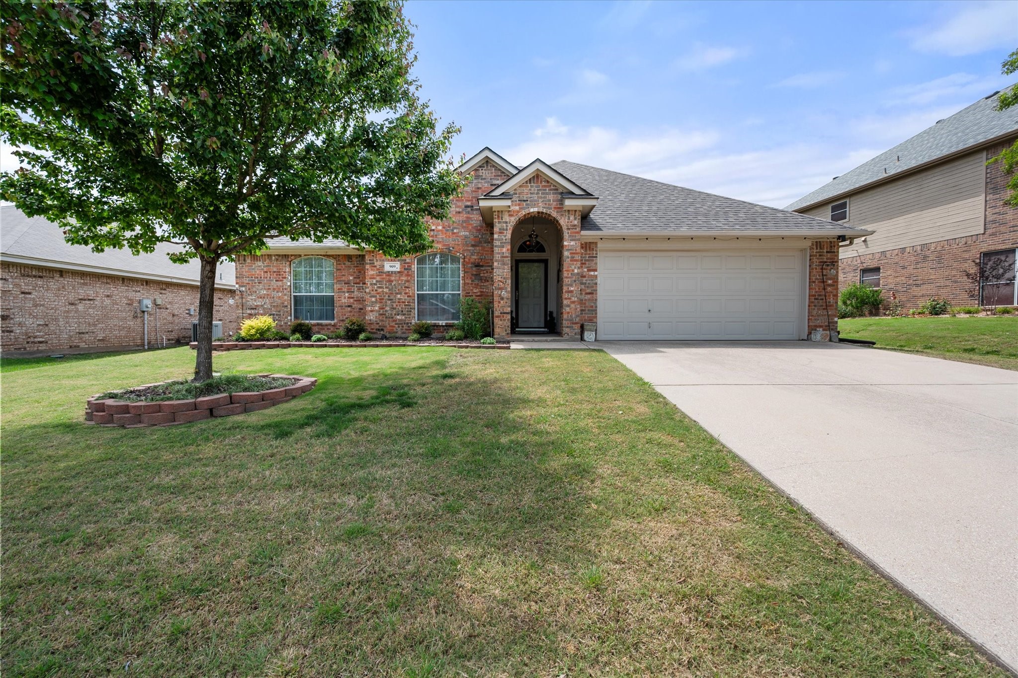 909 Mesquite Drive Burleson TX 76028