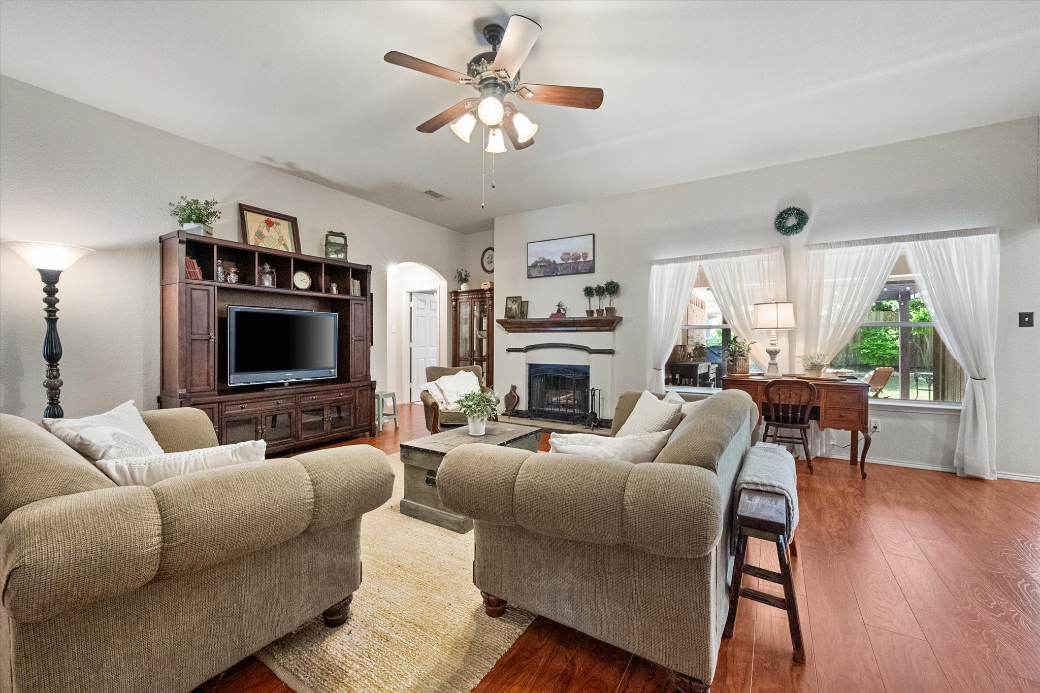 909 Mesquite Drive Burleson TX 76028