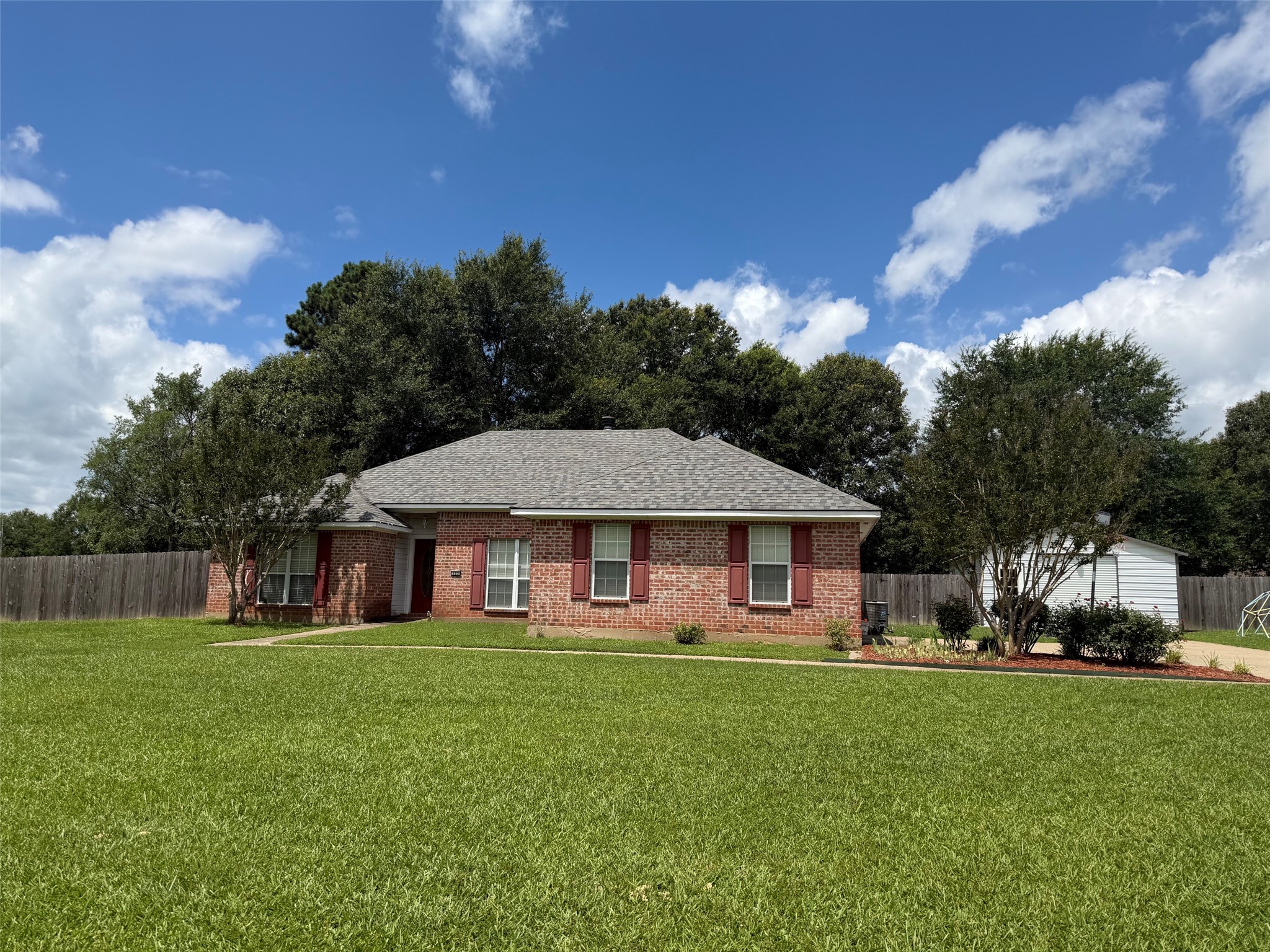 123 Ann Lane Stonewall LA 71078