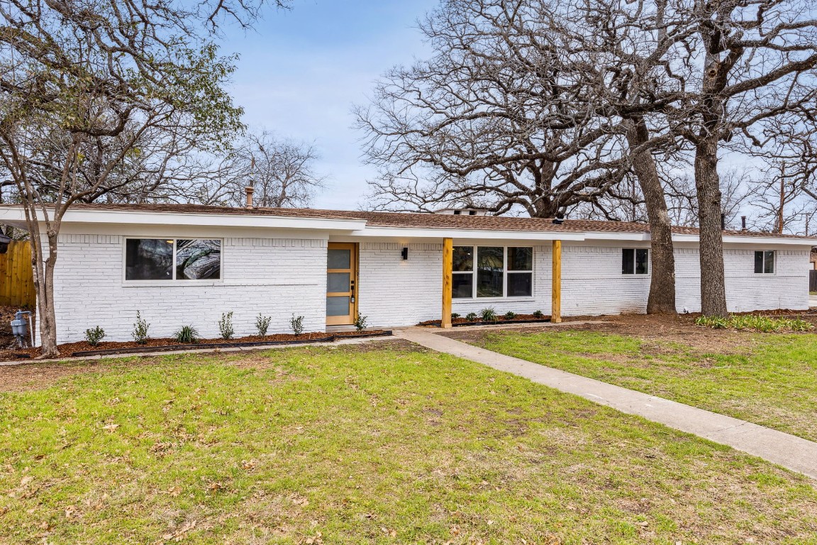 1903 Briarwood Lane Irving TX 75061